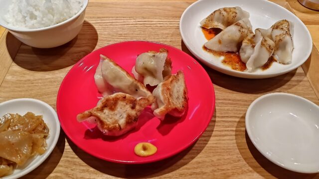 ピース餃子の餃子